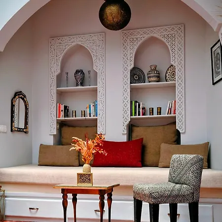 Riad Laly Tourisme Eclairé Le bijou de la medina-2